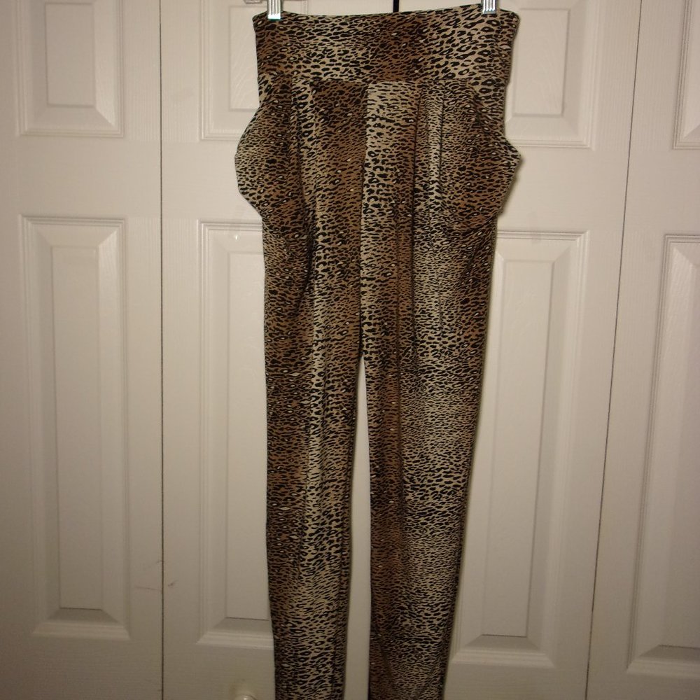 XJ Boost Women's leopard print leggings with decorative pockets, S/M